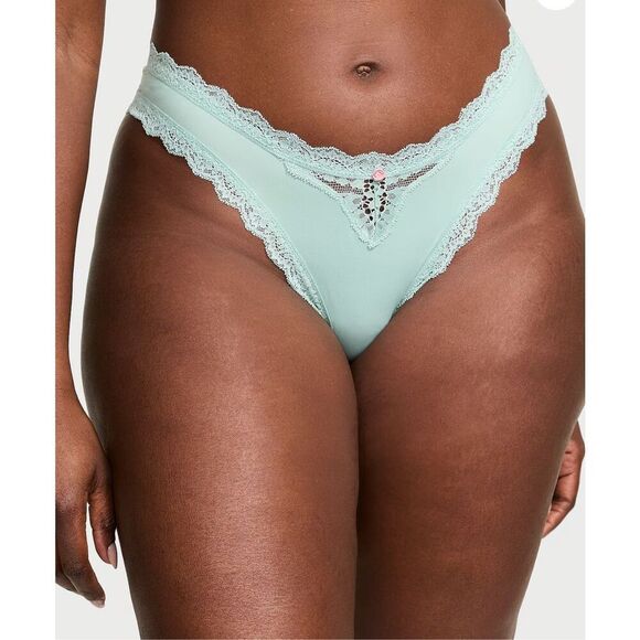 NWT- VICTORIAS SECRET LACE TRIMMED BRAZILIAN- size MEDIUM - Picture 2 of 4